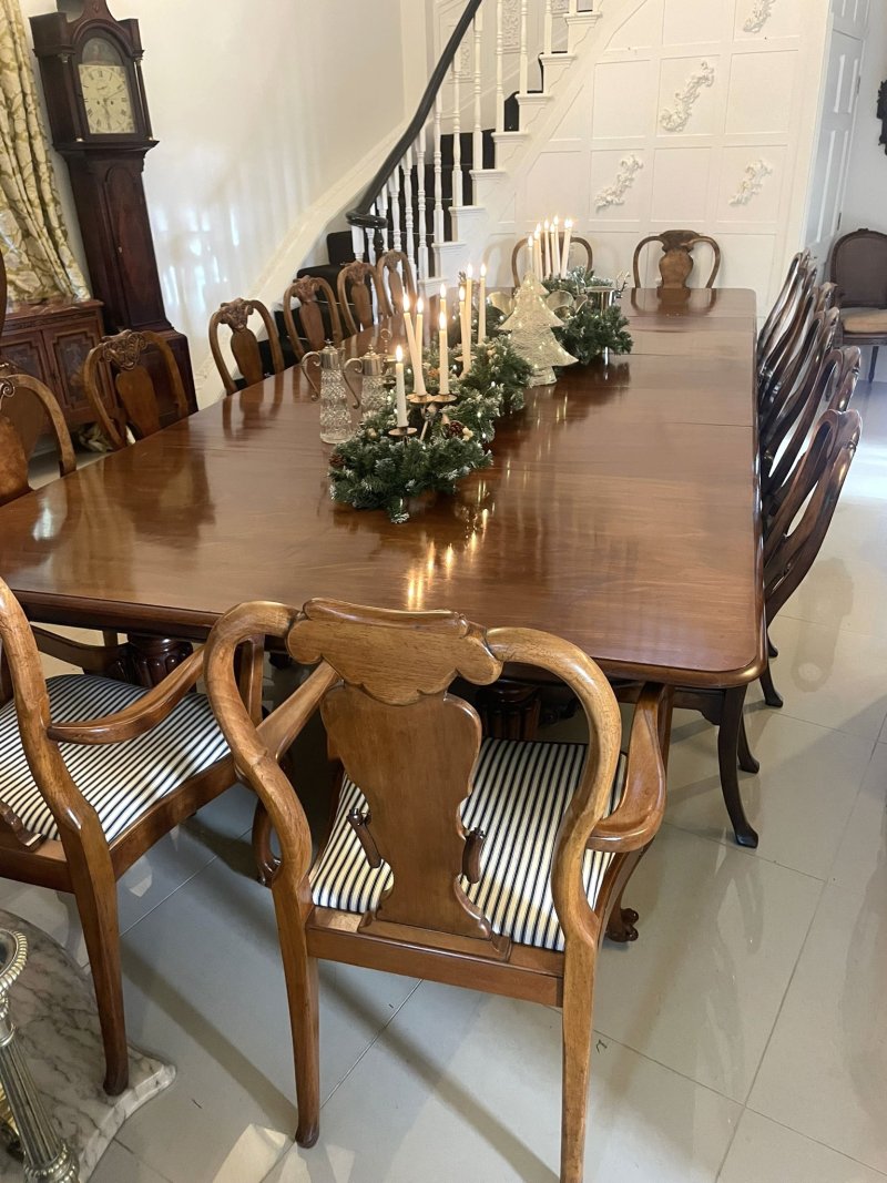 Outstanding Quality Large 16/20 Seater Antique Victorian Figured Mahogany Dining Table 73 x 176 x 420 cm - Image 6